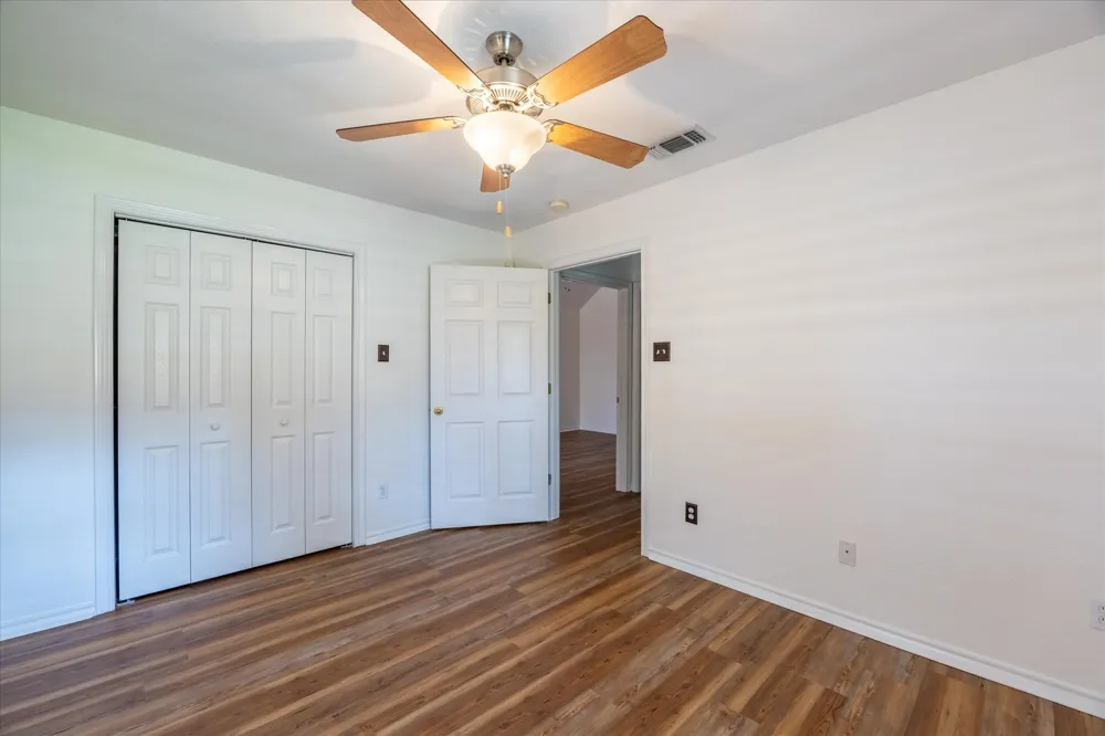 1202 Henard Lane Granbury, TX 76048