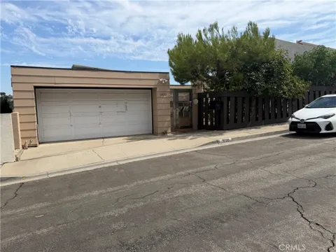 1020 De La Fuente Street