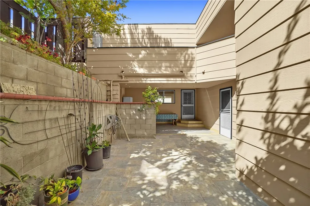 1020 De La Fuente Street Monterey Park, CA 91754