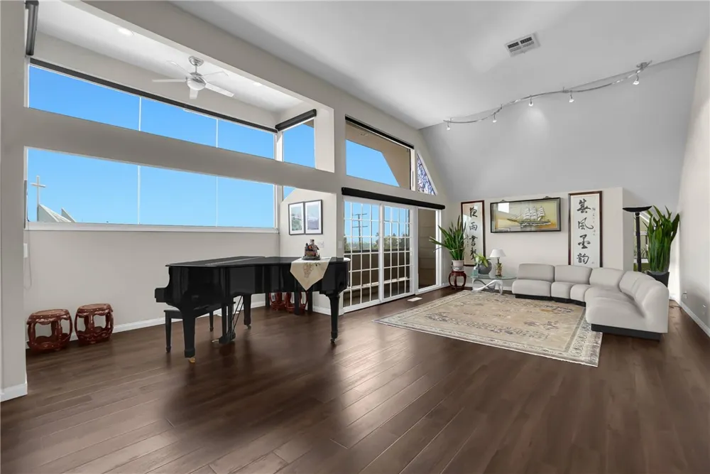 1020 De La Fuente Street Monterey Park, CA 91754