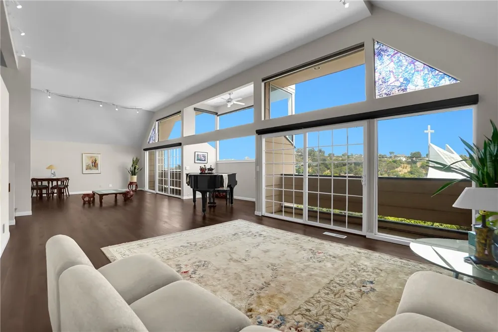 1020 De La Fuente Street Monterey Park, CA 91754