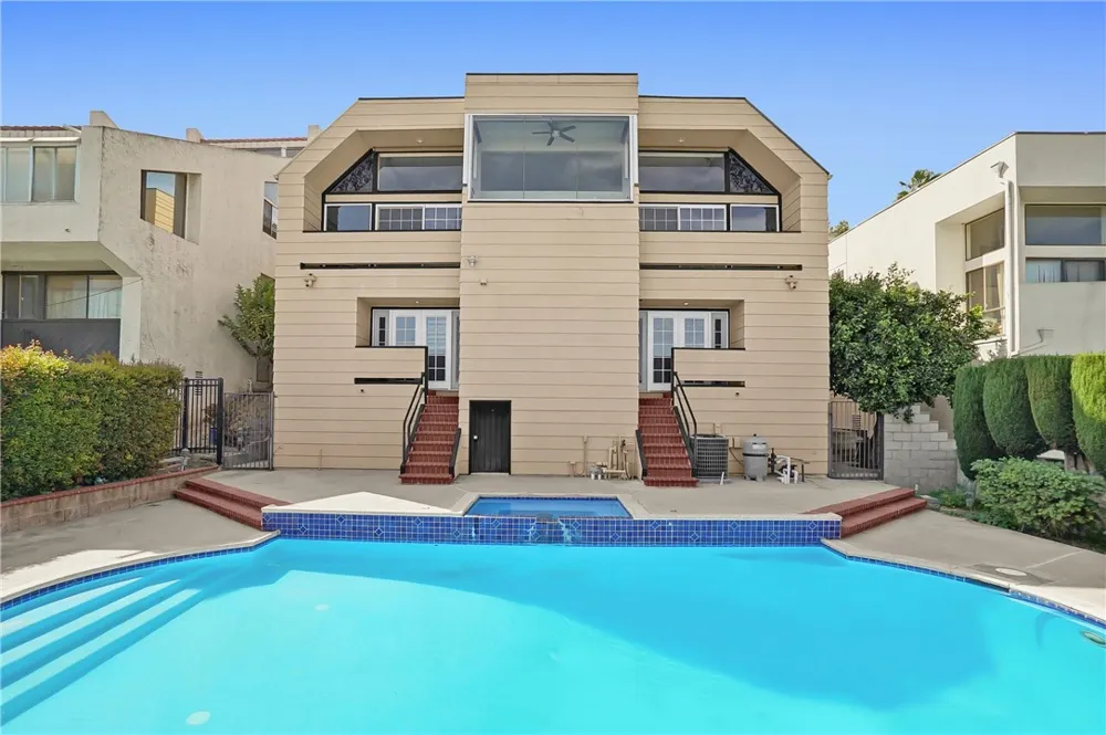 1020 De La Fuente Street Monterey Park, CA 91754