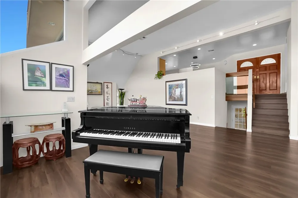 1020 De La Fuente Street Monterey Park, CA 91754