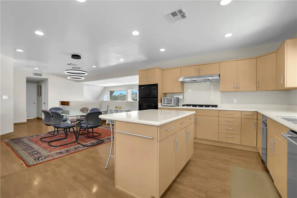 1020 De La Fuente Street Monterey Park, CA 91754