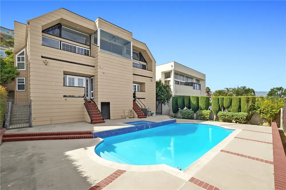 1020 De La Fuente Street Monterey Park, CA 91754