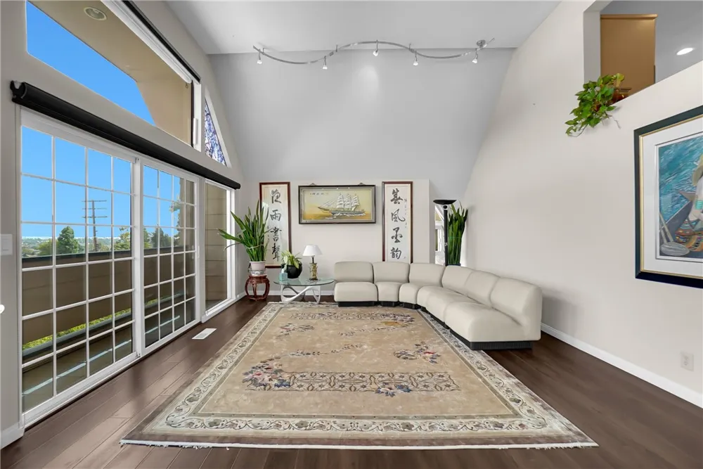 1020 De La Fuente Street Monterey Park, CA 91754