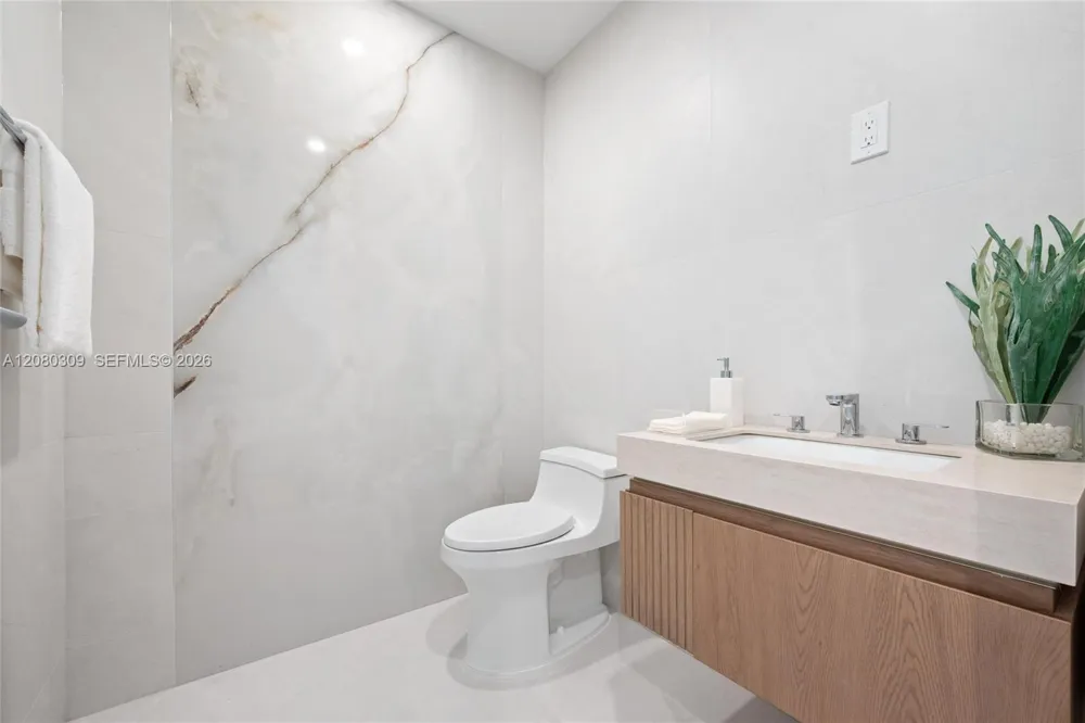 6101 Aqua Ave #PH11A Miami Beach, FL 33141