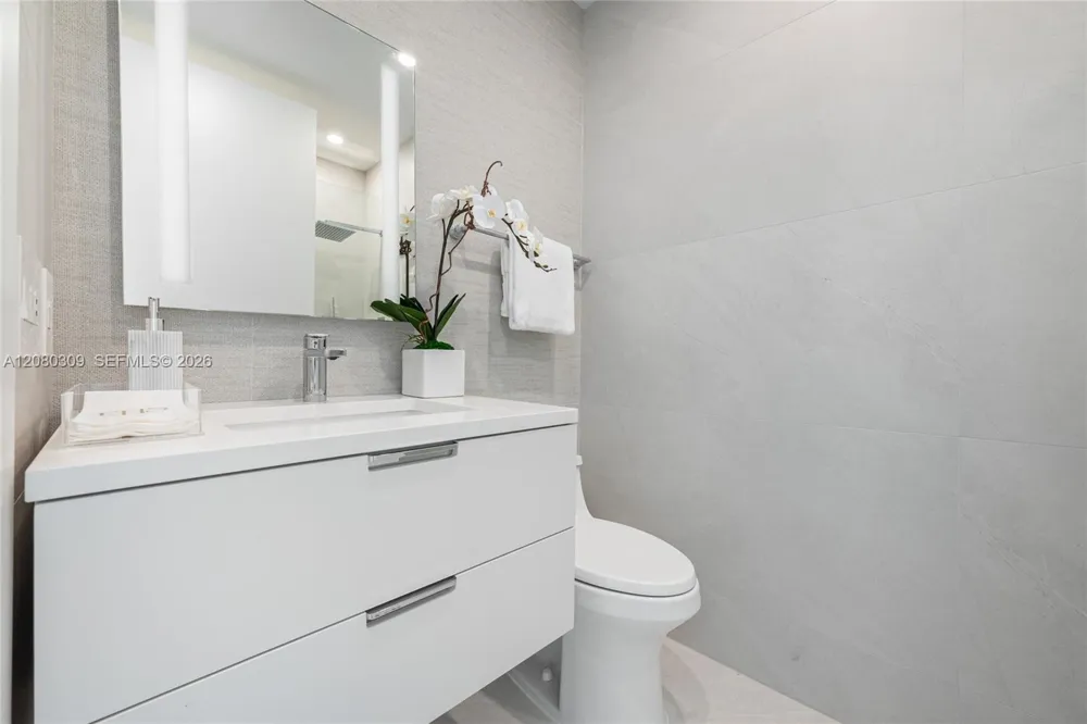6101 Aqua Ave #PH11A Miami Beach, FL 33141