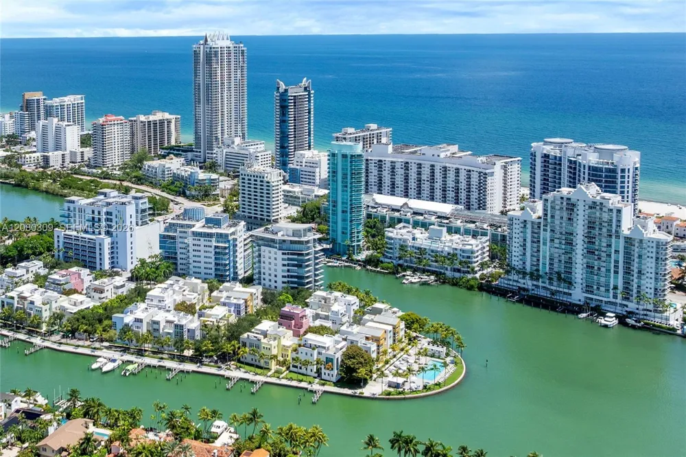 6101 Aqua Ave #PH11A Miami Beach, FL 33141