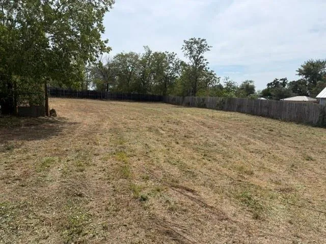 707 W Madison Street Elgin, TX 78621