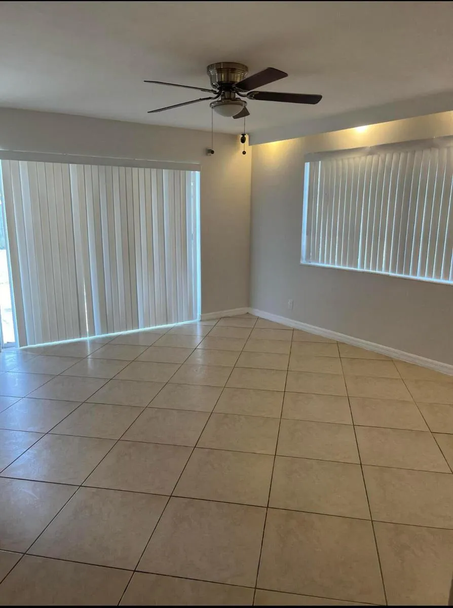1211 W 27TH STREET Riviera Beach, FL 33404