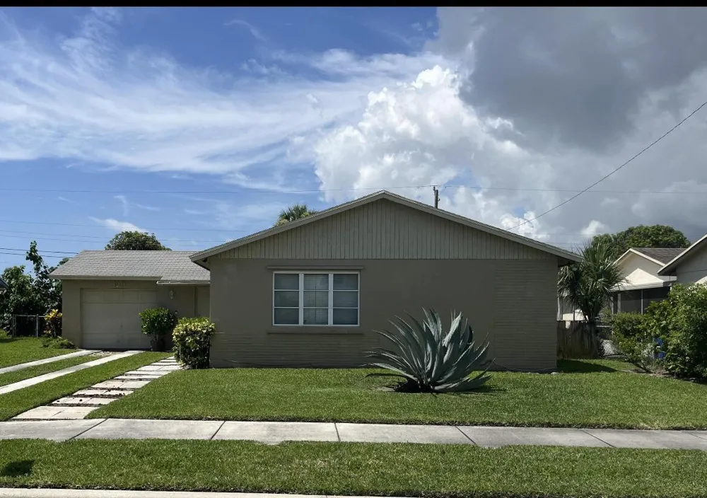 1211 W 27TH STREET Riviera Beach, FL 33404