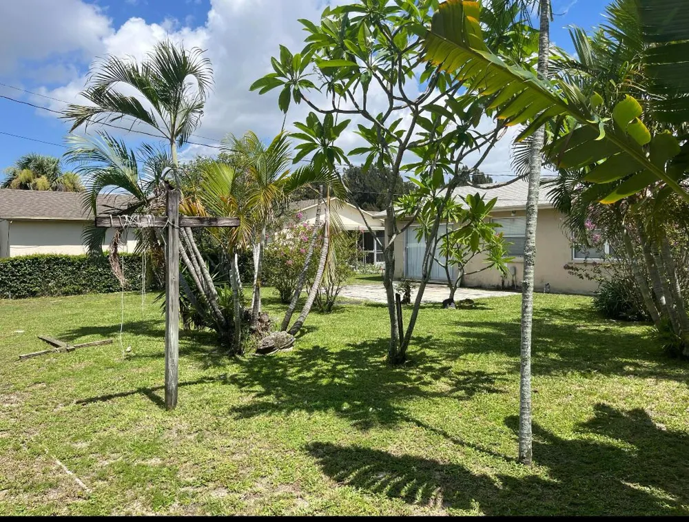 1211 W 27TH STREET Riviera Beach, FL 33404