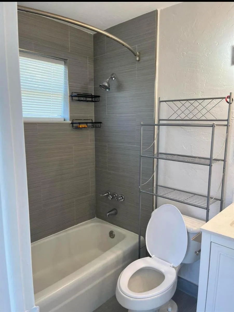 1211 W 27TH STREET Riviera Beach, FL 33404