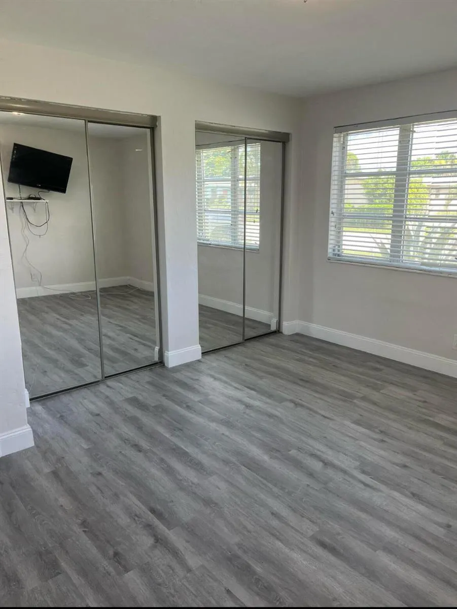 1211 W 27TH STREET Riviera Beach, FL 33404
