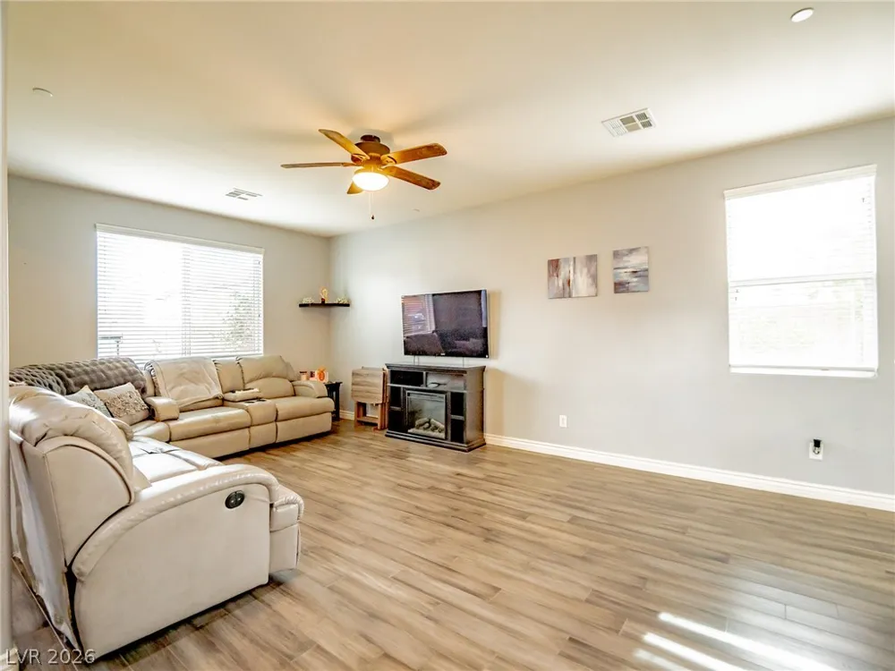 124 Brookhouse Court Henderson, NV 89011