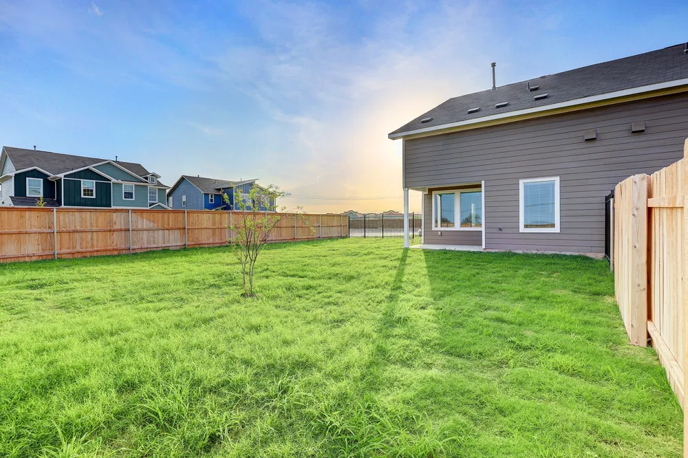 7325 Spotted Leaf Way Del Valle, TX 78617