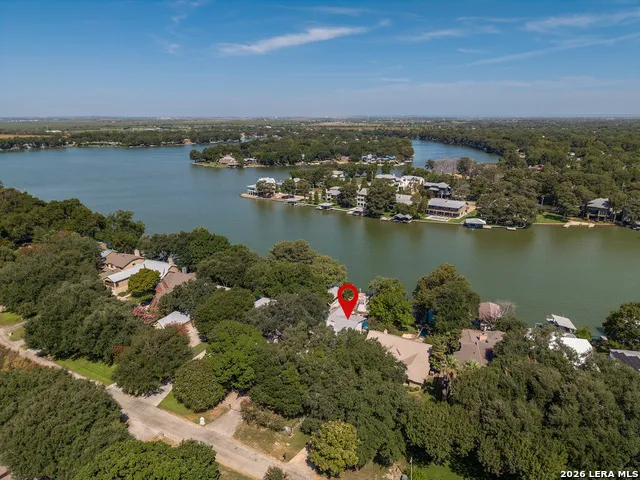 180 LAKE RIDGE DR Seguin, TX 78155