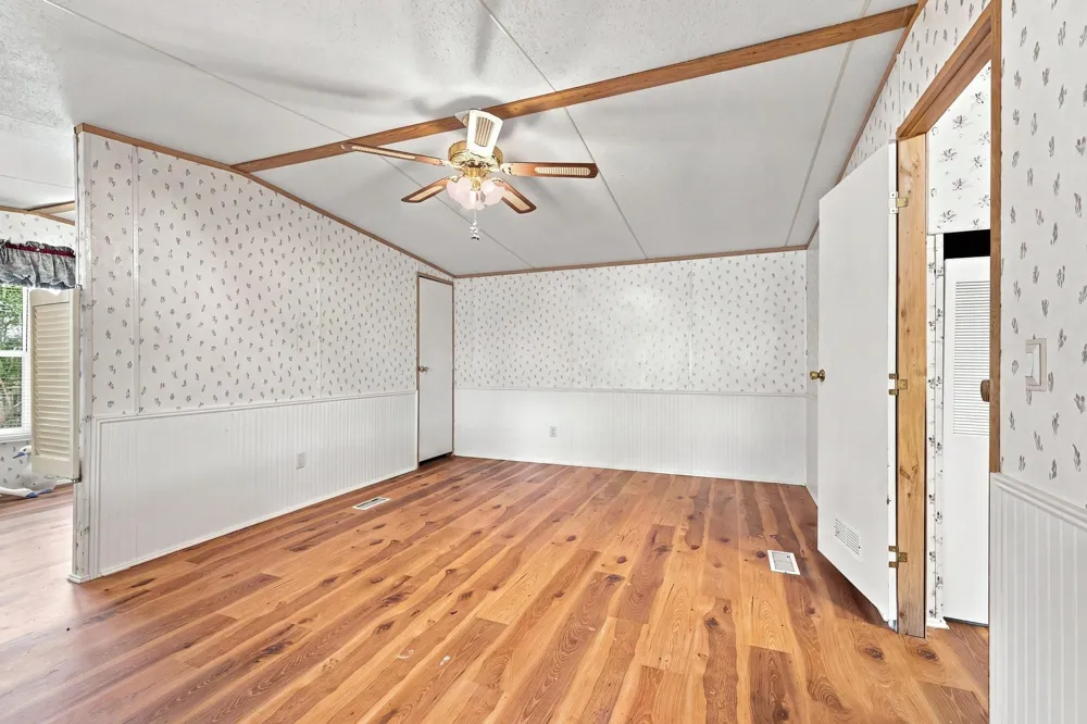 878 County Road 2900 Dodd City, TX 75438