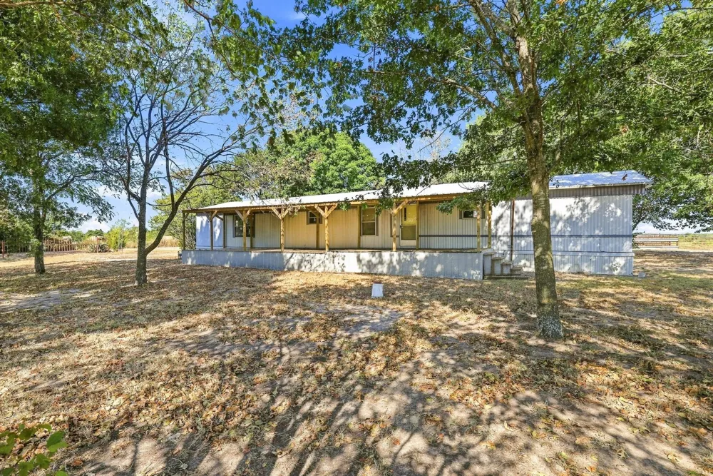 878 County Road 2900 Dodd City, TX 75438