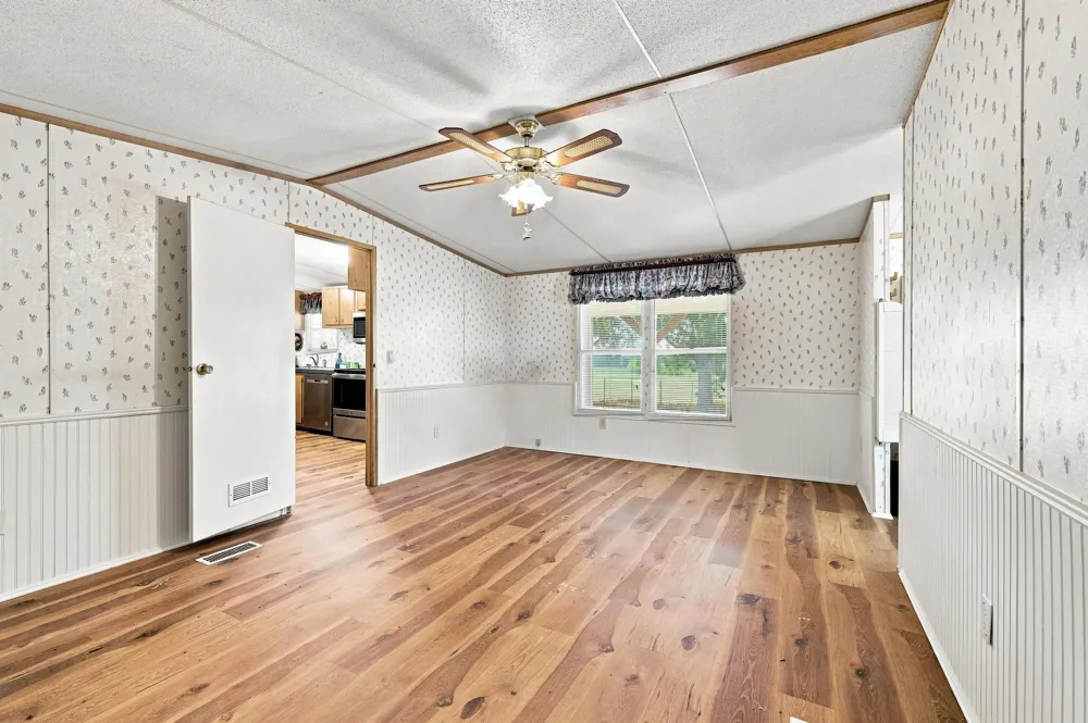 878 County Road 2900 Dodd City, TX 75438