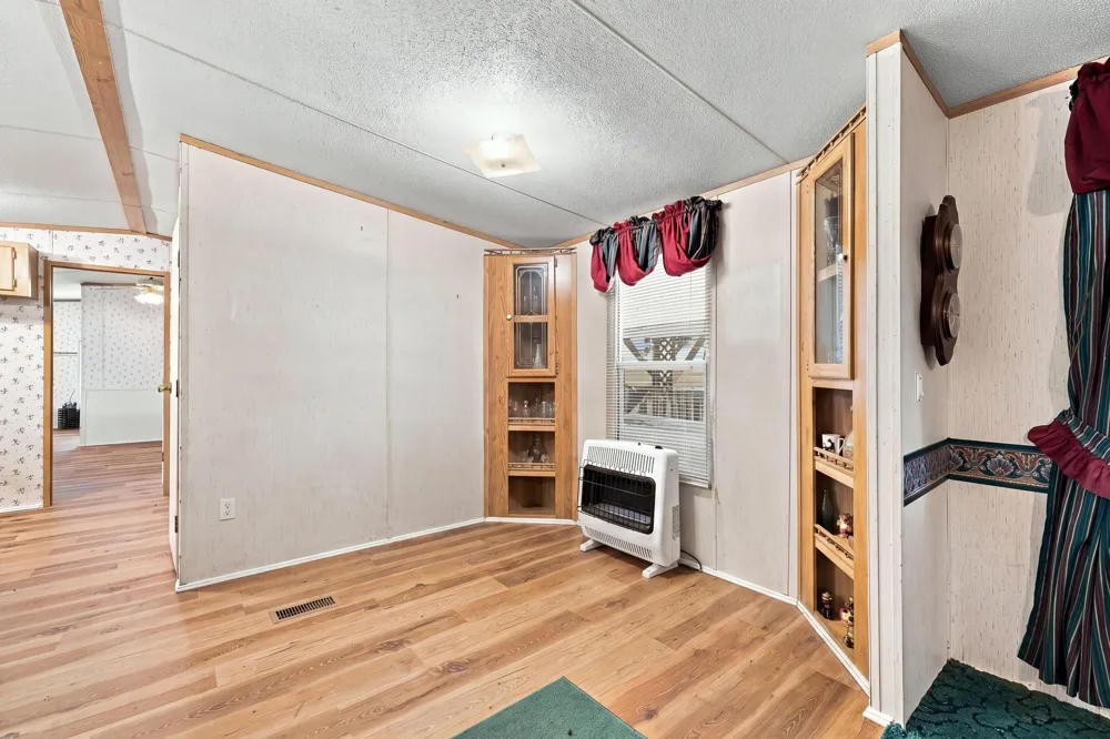 878 County Road 2900 Dodd City, TX 75438