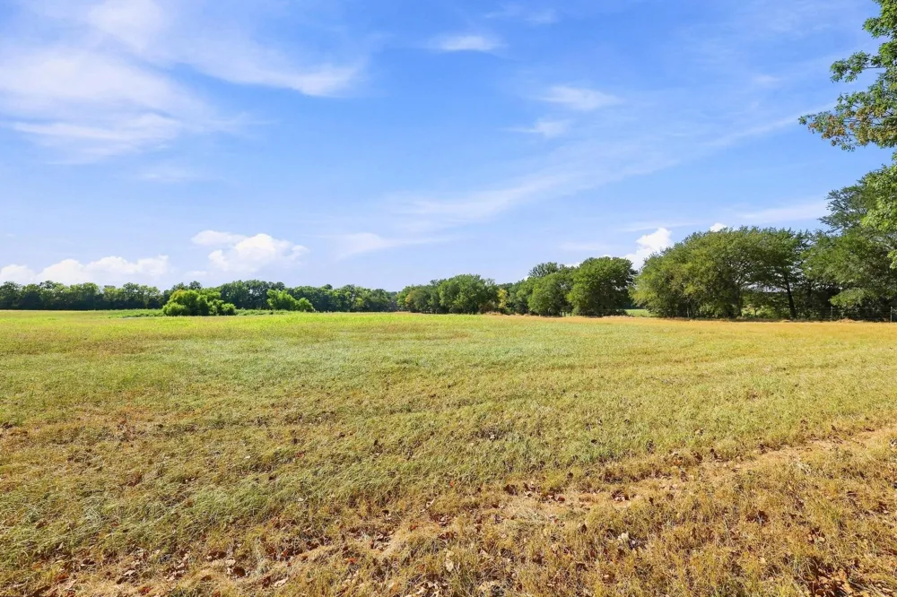 878 County Road 2900 Dodd City, TX 75438