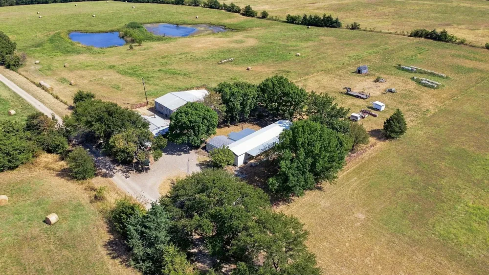 878 County Road 2900 Dodd City, TX 75438