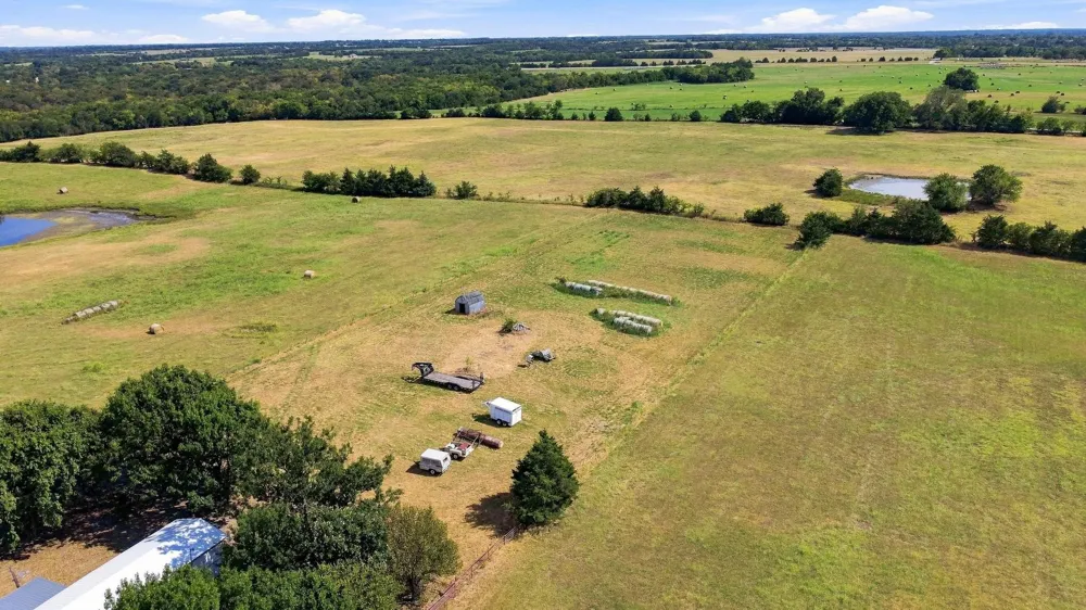 878 County Road 2900 Dodd City, TX 75438