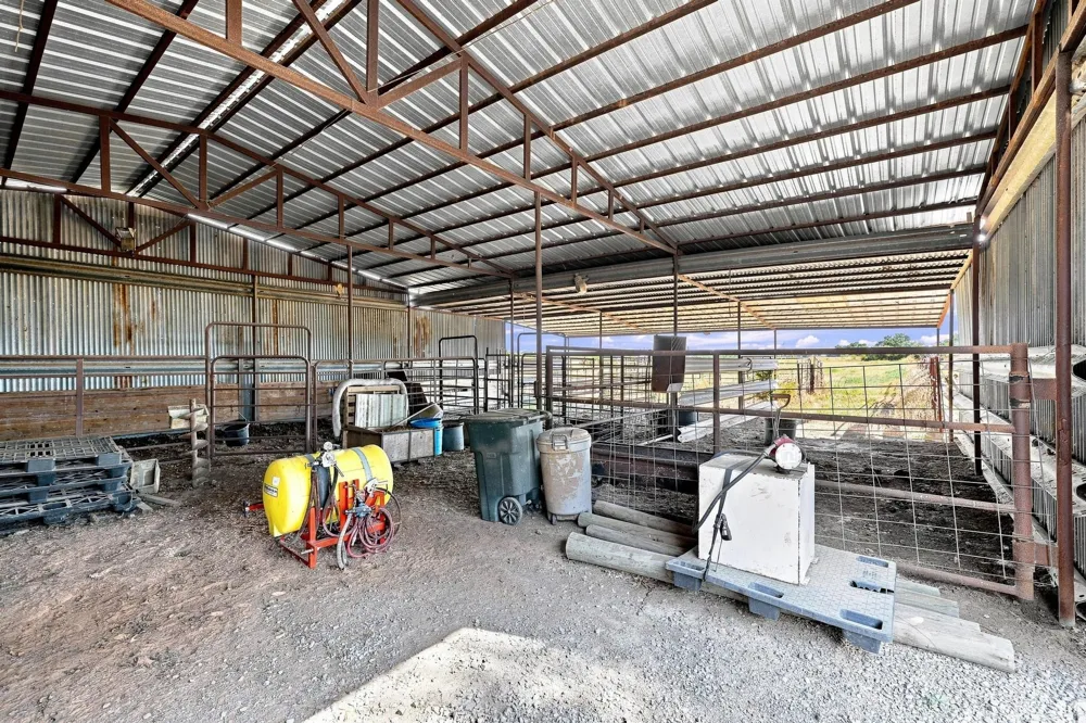 878 County Road 2900 Dodd City, TX 75438