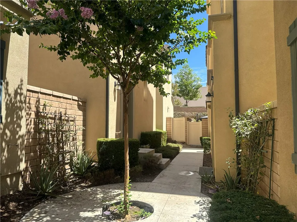 2222 Raspberry Court Upland, CA 91786