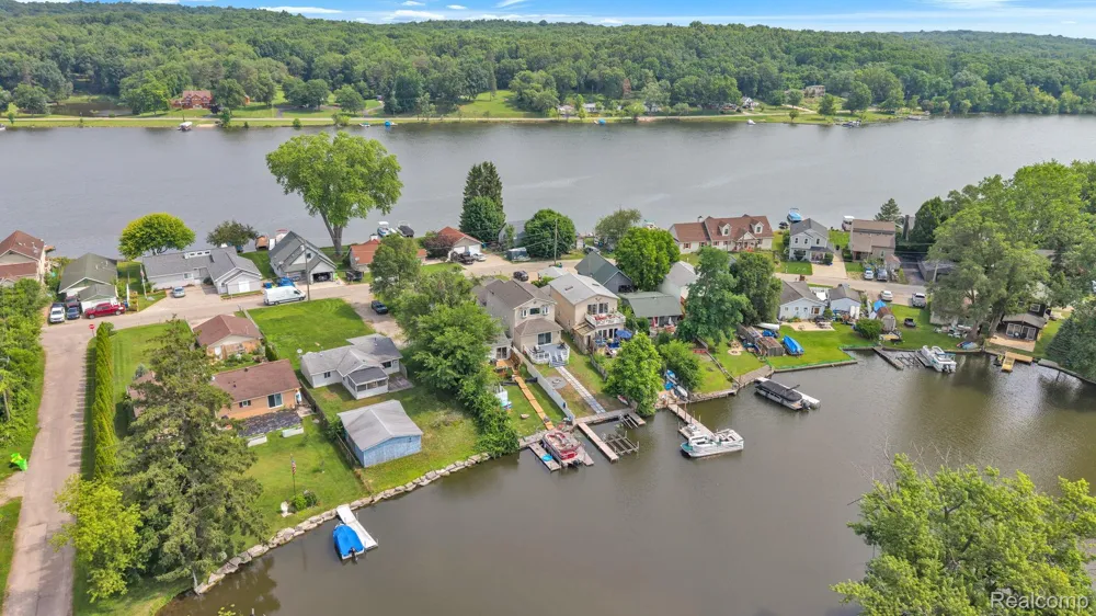 8963 Tackles Drive White Lake Charter Township, MI 48386