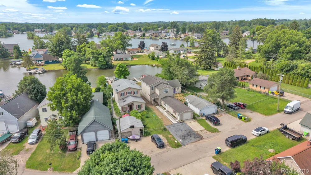 8963 Tackles Drive White Lake Charter Township, MI 48386