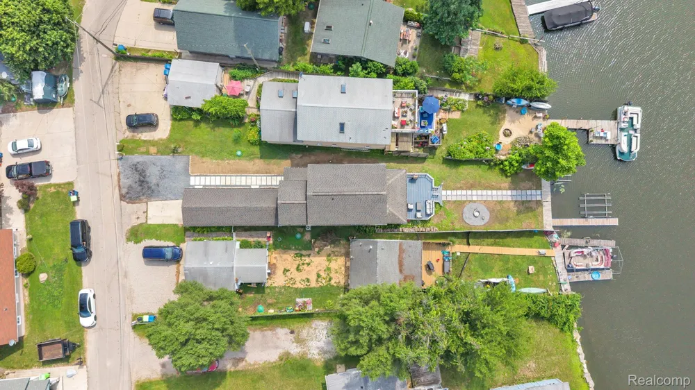 8963 Tackles Drive White Lake Charter Township, MI 48386