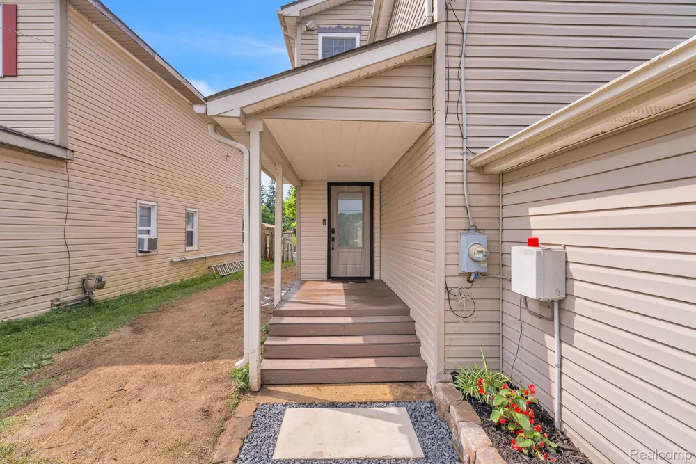 8963 Tackles Drive White Lake Charter Township, MI 48386