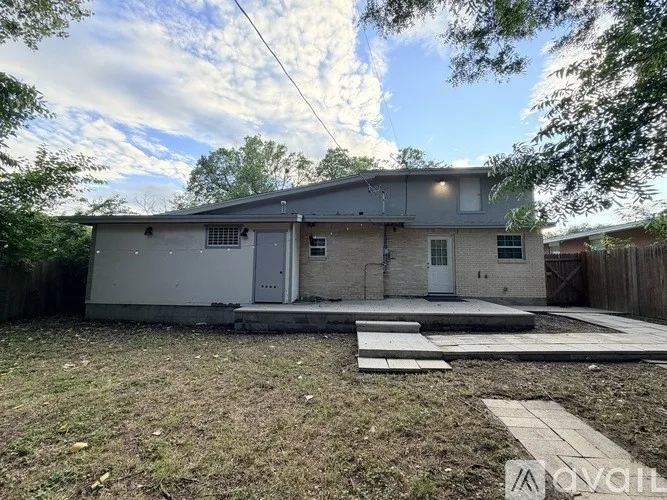 4925 Lubbock Avenue Fort Worth, TX 76115