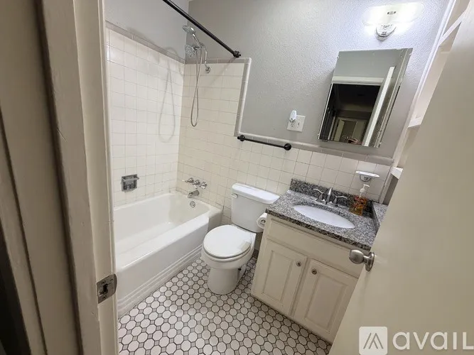 4925 Lubbock Avenue Fort Worth, TX 76115