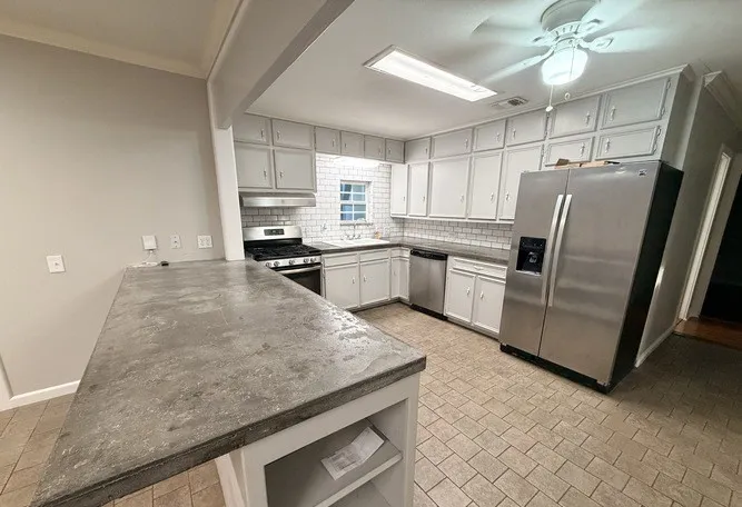 4925 Lubbock Avenue Fort Worth, TX 76115