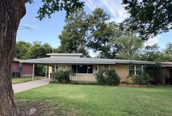 4925 Lubbock Avenue Fort Worth, TX 76115