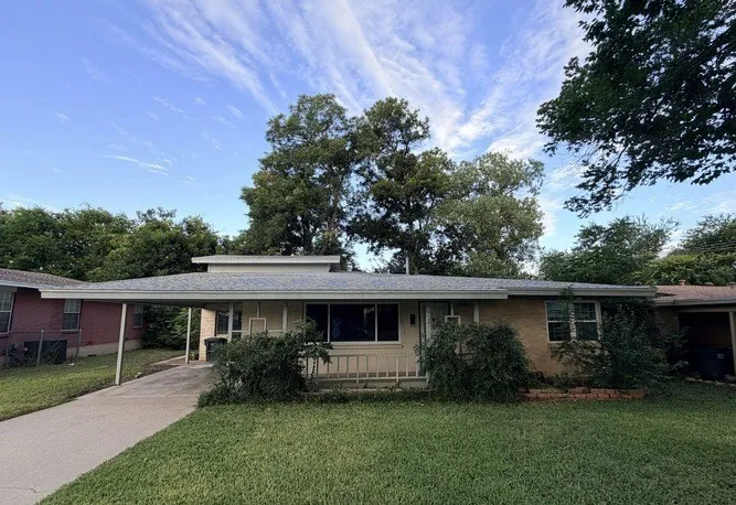 4925 Lubbock Avenue Fort Worth, TX 76115