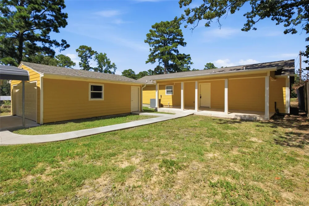 340 Oak Ridge Drive Onalaska, TX 77360