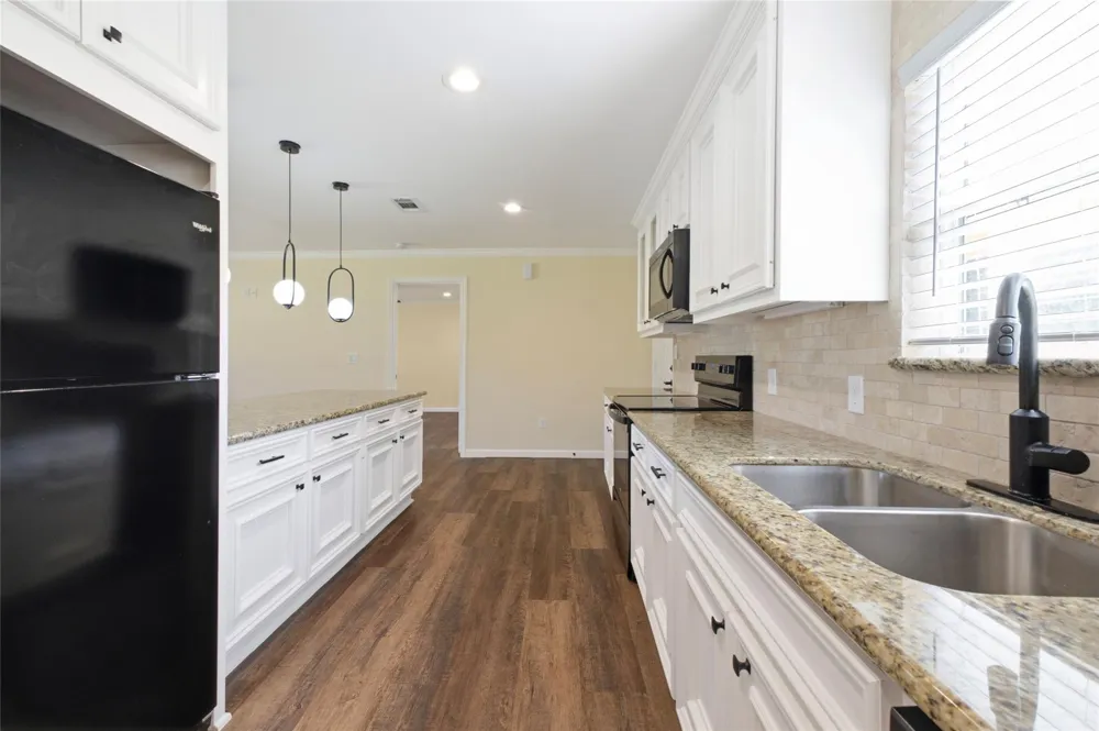340 Oak Ridge Drive Onalaska, TX 77360