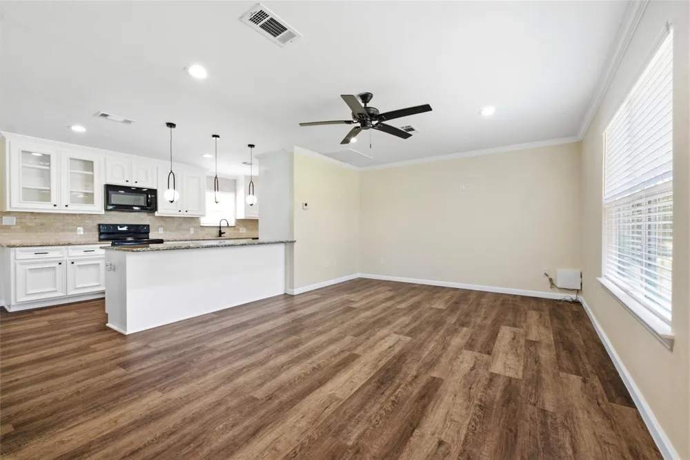 340 Oak Ridge Drive Onalaska, TX 77360