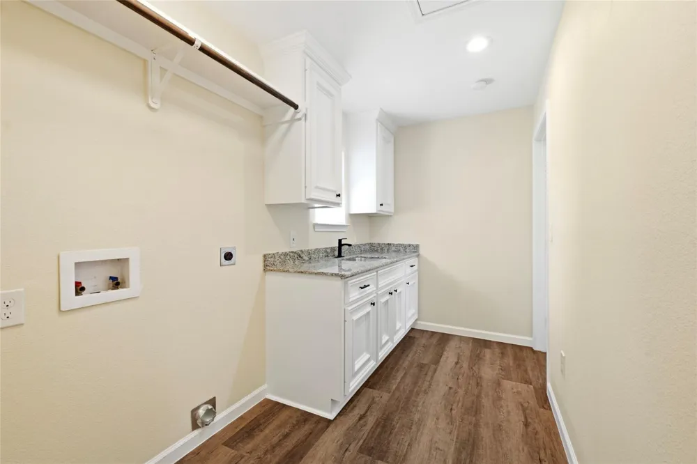 340 Oak Ridge Drive Onalaska, TX 77360