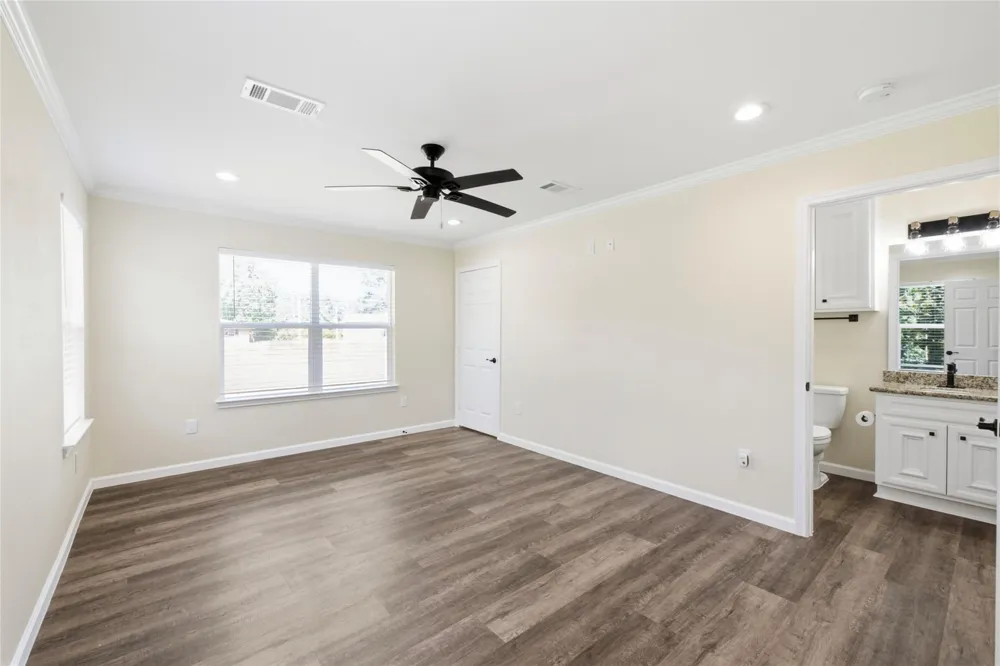 340 Oak Ridge Drive Onalaska, TX 77360