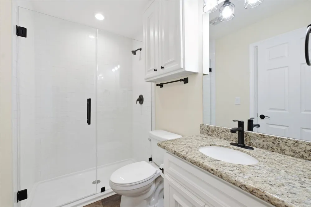340 Oak Ridge Drive Onalaska, TX 77360
