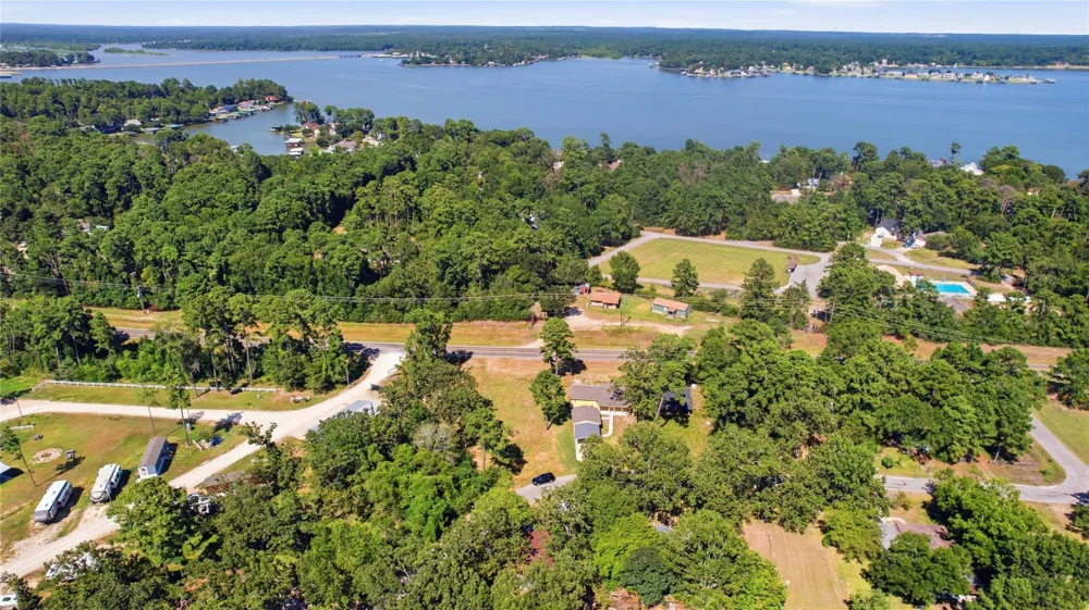 340 Oak Ridge Drive Onalaska, TX 77360