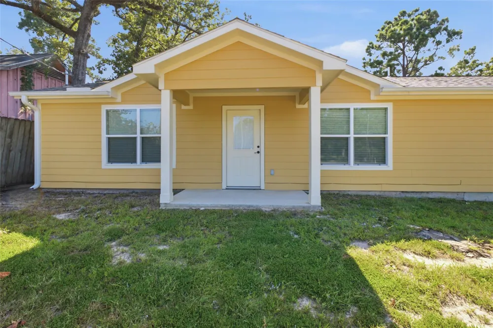 340 Oak Ridge Drive Onalaska, TX 77360