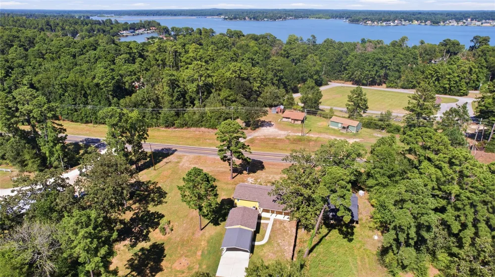 340 Oak Ridge Drive Onalaska, TX 77360