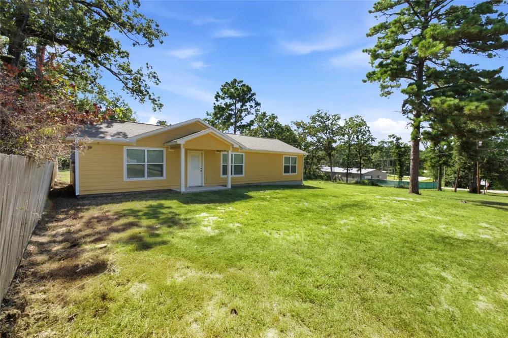 340 Oak Ridge Drive Onalaska, TX 77360